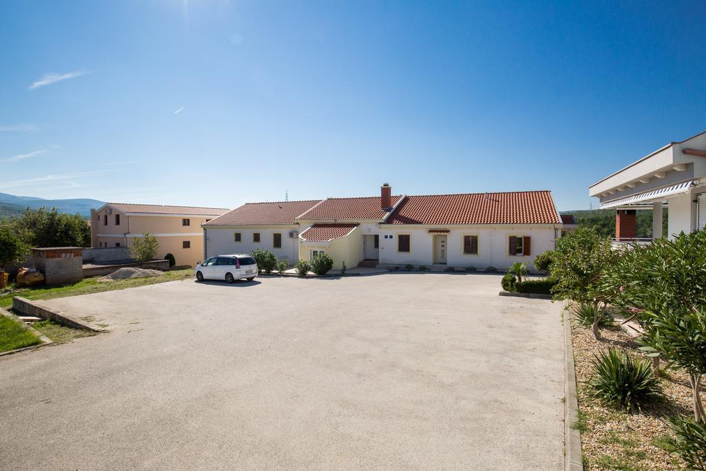 Apartments Duje Ribnica Obrovac Exterior photo
