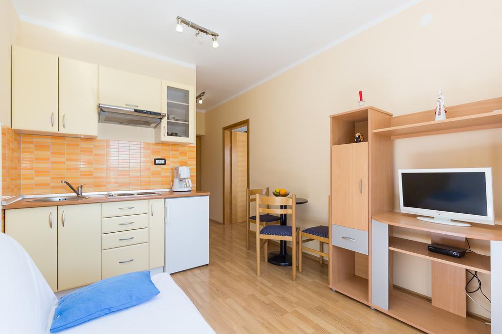 Apartments Duje Ribnica Obrovac Exterior photo