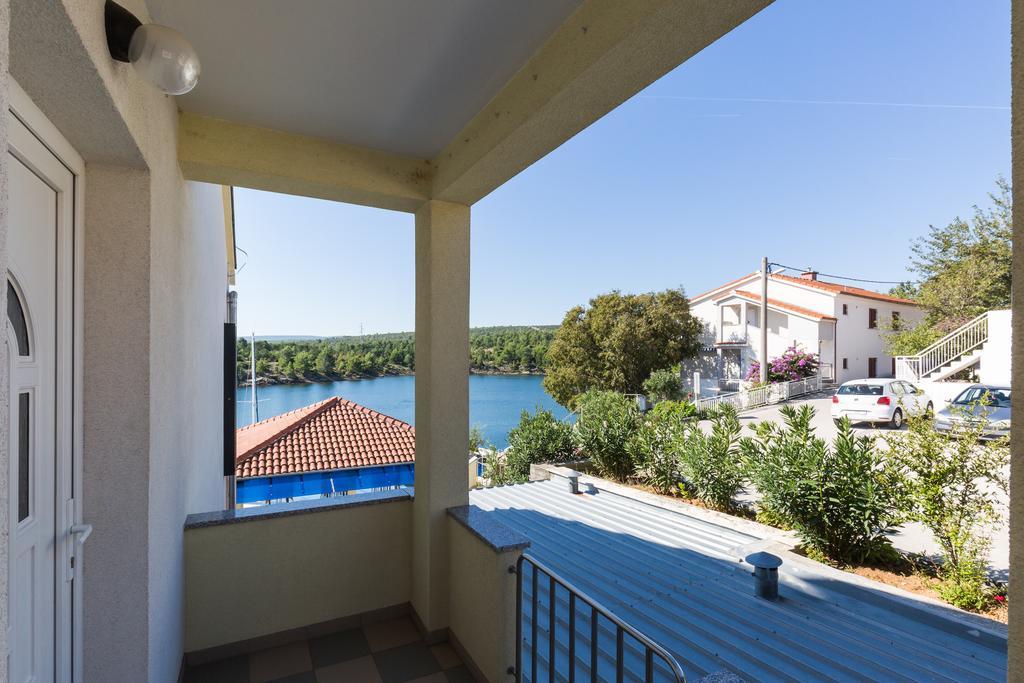 Apartments Duje Ribnica Obrovac Exterior photo